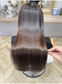 20代、30代、40代、美髪矯正で艶々のまとまりヘアに！