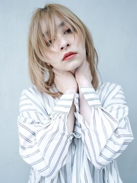 ギークス(GEEKS) 【GEEKS渋谷】ハイトーン/アッシュベージュ/ハッシュカット/小顔