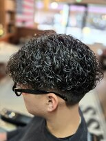 アンドザバダス(&THE BADASS)&nbsp;ツーブロック×アイロンパーマ