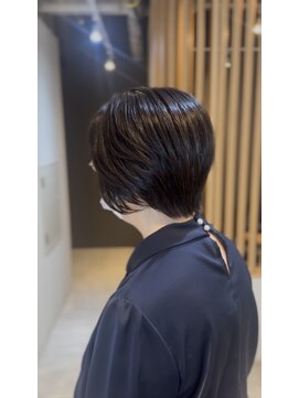 イゾラ(isola) 短めからのすっきりチェンジショートボブ｜ショート専用クーポン