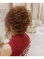 ルーズな夜会巻き