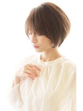 レウナ 外苑前(Reuna) 30代40代に人気シルエットが綺麗に見えるショートボブ