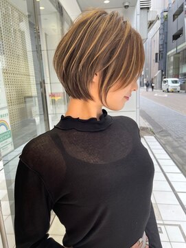 ロンドブルーム 天神大名店(Lond Bloom) 夏ショート／30代40代白髪ぼかしハイライト／ヌーディーカラー