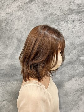 ヘアーエバリーズ(hair Everies) ピンクベージュ×フェミニンミディ
