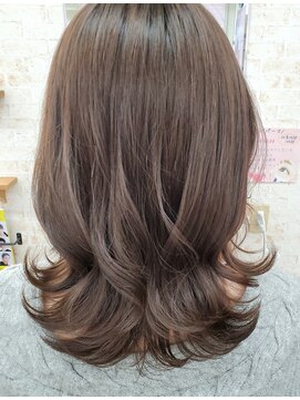 エイムヘアメイク 舟入店 ベージュカラー×韓国風コテ巻き