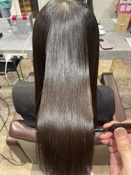 スティルエレ(STILL ere) 【ホリスティック美髪矯正】