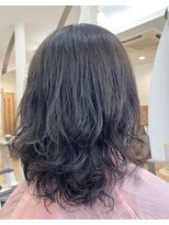 カットハウス はさみの部屋&nbsp;ミディアムレイヤー/ラフウェーブ/グレージュ/流しバング