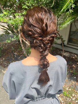 ナカオコアフュール(NAKAO COIFFURE) ヘアセット ローポニー 編み下ろし 編み込み