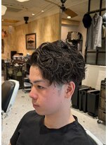 ルドローブラントオオサカ(LUDLOW BLUNT Osaka)&nbsp;【LUDLOW BLUNT】センター分けパーマ ツーブロック