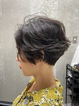 エマ 日吉(emma) 癖毛を生かしたショートカット