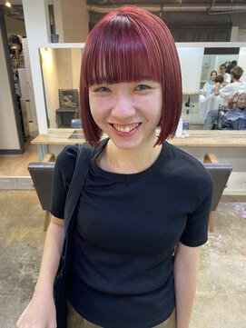 ソイ 下北沢(soi) ハイトーンレッドカラーのボブ