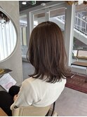 外ハネくびれヘア/くすみベージュ