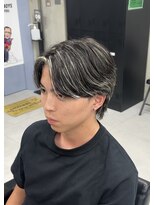 バジー バイ ディーアンドティー(Buzzy by D&T)&nbsp;ホワイトメッシュ/センターパート/ダウンパーマ