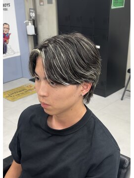 バジー バイ ディーアンドティー(Buzzy by D&T) ホワイトメッシュ/センターパート/ダウンパーマ