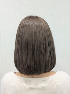 リル(LiL) ボブスタイル/イルミナカラー