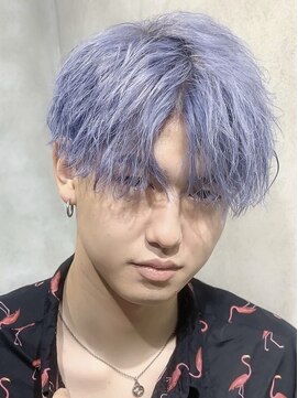 エデンバイトゥルークリエイション(EDEN by True Creation) 王道韓国風センターパート無造作波打ちツーブロックシルバー