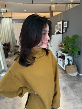 レイヤーカットロングこなれヘアうるツヤ前髪フェイスレイヤー