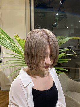 テラバイルヴェール 各務原(TERRA by LeVert) ホワイトベージュカラーケアブリーチ