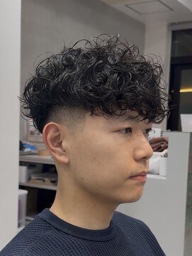 フィフス 渋谷(fifth) 渋谷スペインカールメンズパーマフリンジカットテーパーフェード