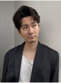 大人男子ヘアビジネスヘアアップバングセンターパート短髪30代