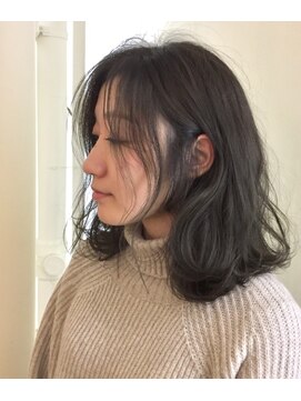 ギフト(gift) ラフに動く外ハネミディ