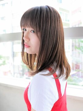 ルティア(Lutia) 自然にまとまるナチュラルストレート