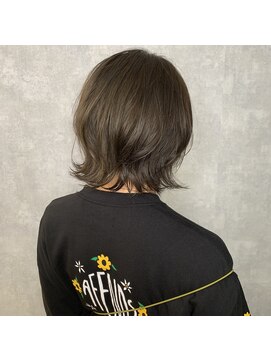 イール(iIIL) 【iIIL hair lounge】外ハネ韓国風マットカラーボブ