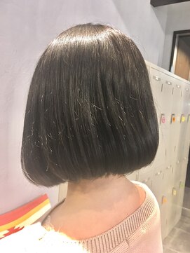 ラグヘアーワークス 草薙店(LAG HAIR WORKS) 前下がりアッシュボブ
