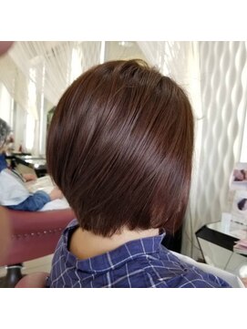 クオリス 上福岡店(QUALIS) 前下がり/ハンサムショート/小顔/グラデーション/ナチュラル/