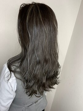 モルニ(MORNI) アッシュグレー_マロンベージュ Aラインボブ かきあげ