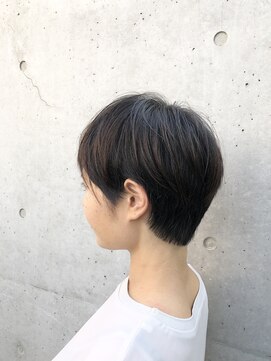 ヘアーメイク ヴァンセット HAIR & MAKE VINGT-SEPT 女性らしいベリーショート