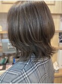 ハイライト グレージュカラーとレイヤーボブ
