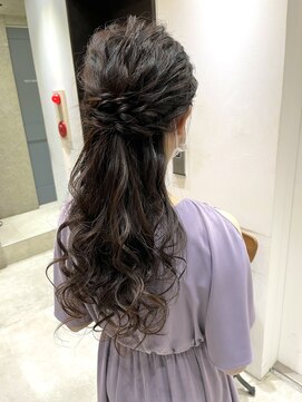 フェリア 渋谷(Feria) ハーフアップスタイル♪