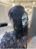 ねじり編み込みが可愛いハーフアップスタイル