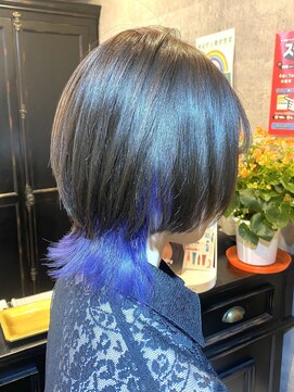 キャラ シャローネ 池袋(Chara Chalone) ウルフヘアスタイル/大人インナーカラー/ブルー系カラー
