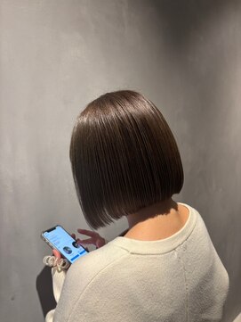 エスケープ トゥ ボナ(ESCAPE to bona.) 大人かわいい前下がりボブ×うる艶綺麗な髪質改善トリートメント