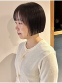 大人切りっぱなしショートボブ小顔カット暗髪ニュアンスカラー