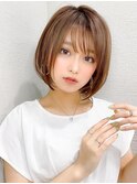 ミディアムウルフひし形シルエットボブホワイトグレージュ