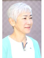 アルニコ エム 松戸駅前(ALNICO .. M)&nbsp;【松戸】～６０代～洗練された大人のシルバーマニッシュショート