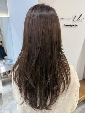 コース(co-th.) レイヤーカット透明感オリーブベージュ×小野ふゆり