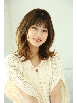 ガーランド (Garland) 大人ミディアム/レイヤー/似合わせカット/ベージュ/卵型