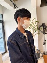 アイズ 海老名(AIZU)&nbsp;ナチュラルマッシュ ストレート 刈り上げ ラウンドマッシュ 眉毛