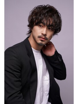 イオエ 心斎橋(ioe) スーツ短髪ビジネス束感モテ【黒髪シークレットパーマ流行】