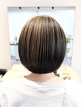 ストフ(stof) ショートボブ/アンブレラカラー/ハイライト