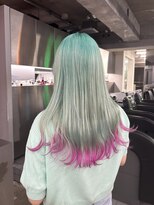 オーン 渋谷(OOn) ミントグリーン×ピンクのロングヘア
