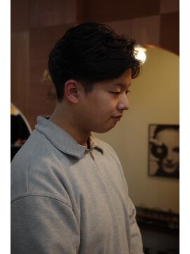 エディ(Edy) メンズセンターパートニュアンスパーマ刈り上げ眉毛カット岡山