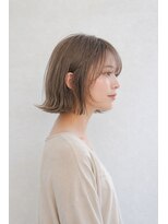 ベルス(bellus)&nbsp;外ハネタッセルボブ×グレーベージュ　20代　30代