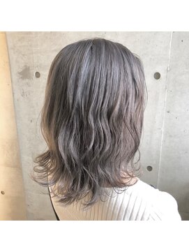 フェリア 松山(Feria) 【Feria松山】透明感カラー×シルバーグレー-相原愛梨-