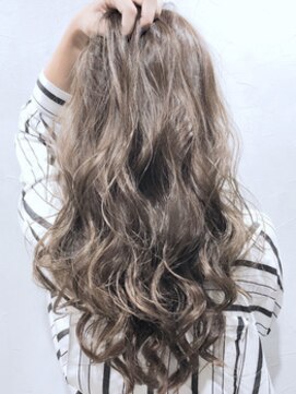 エイトセカンド 新宿三丁目店(EIGHT second) グレージュベージュ