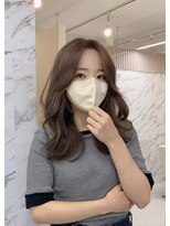 ソウ(SOU)&nbsp;cut:韓国風ヘア(レイヤーくびれ巻き)    color:ヒロインベージュ